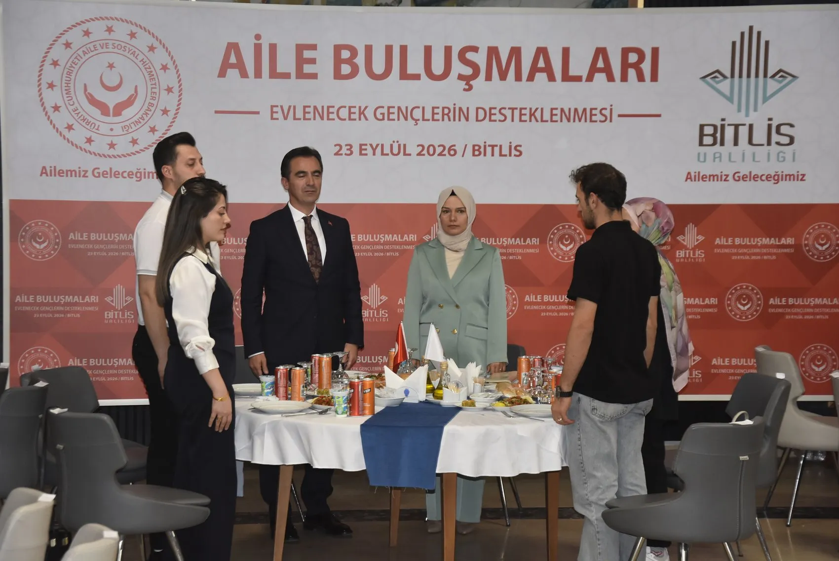 Bitlis'te devlet destekli yuvalar kuruluyor: Vali Karakaya'dan genç çiftlere altın değerinde tavsiyeler
