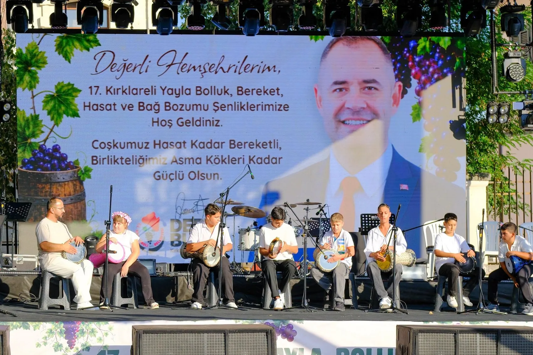Kırklareli'nde nostalji rüzgarı: Tarihi mahallede üzümün bereketi kutlanıyor