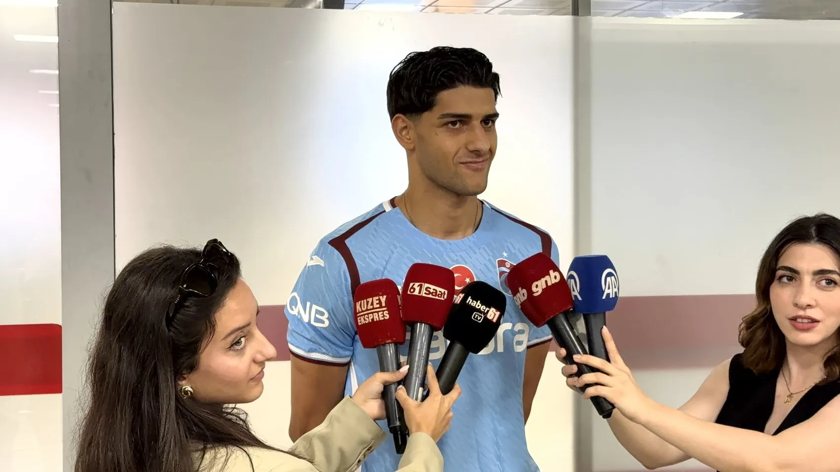 Bordo-mavili formayı giymek için gün sayıyor: Ali Habeşoğlu Trabzon'a ayak bastı