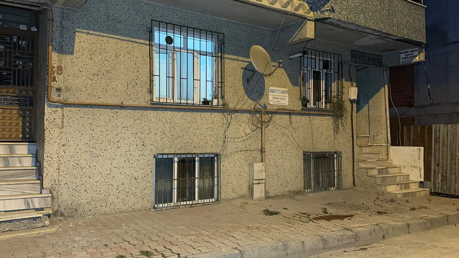 Sultangazi'de korku dolu sabah: Kolonlardan gelen sesler binayı boşalttırdı