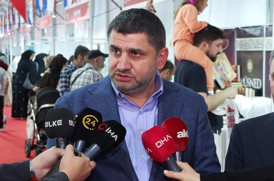 Bilal Erdoğan'dan ebeveynlere kritik uyarı: Çocuklarımızı kurtarmanın yolu kütüphanelerden geçiyor