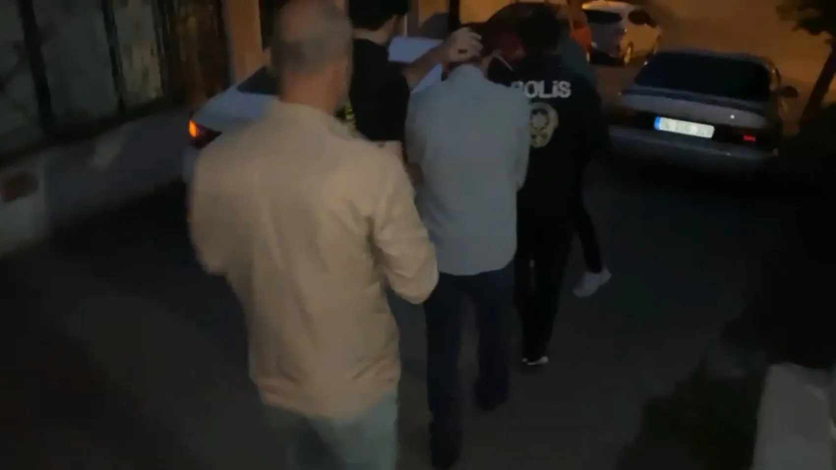 Hurda araçları piyasaya süren şebekeye büyük darbe: 17 araçlık change operasyonu