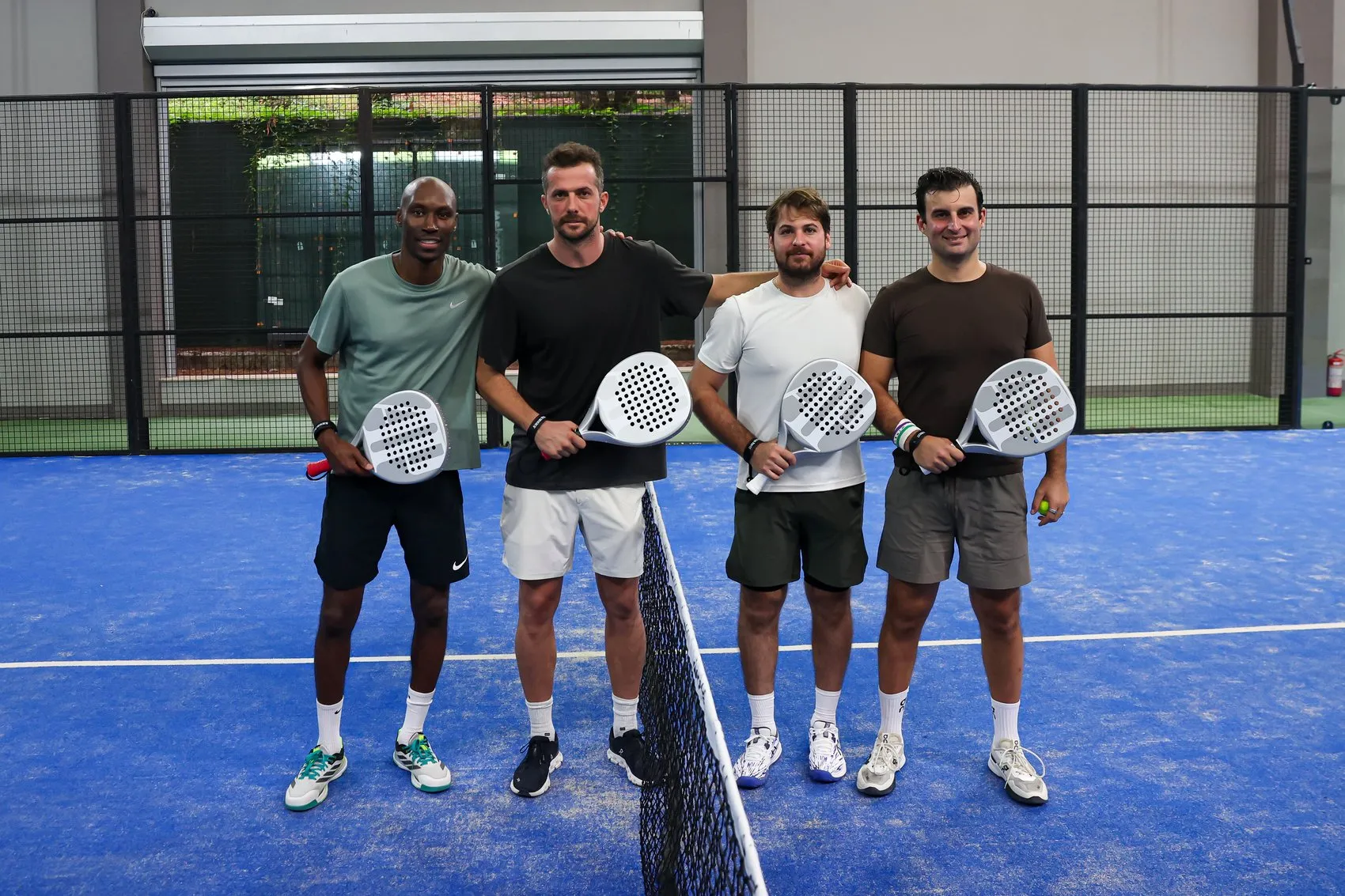 Cemiyet ve spor dünyası padel kortlarında buluştu: Şampiyonlar kupayı kaldırdı