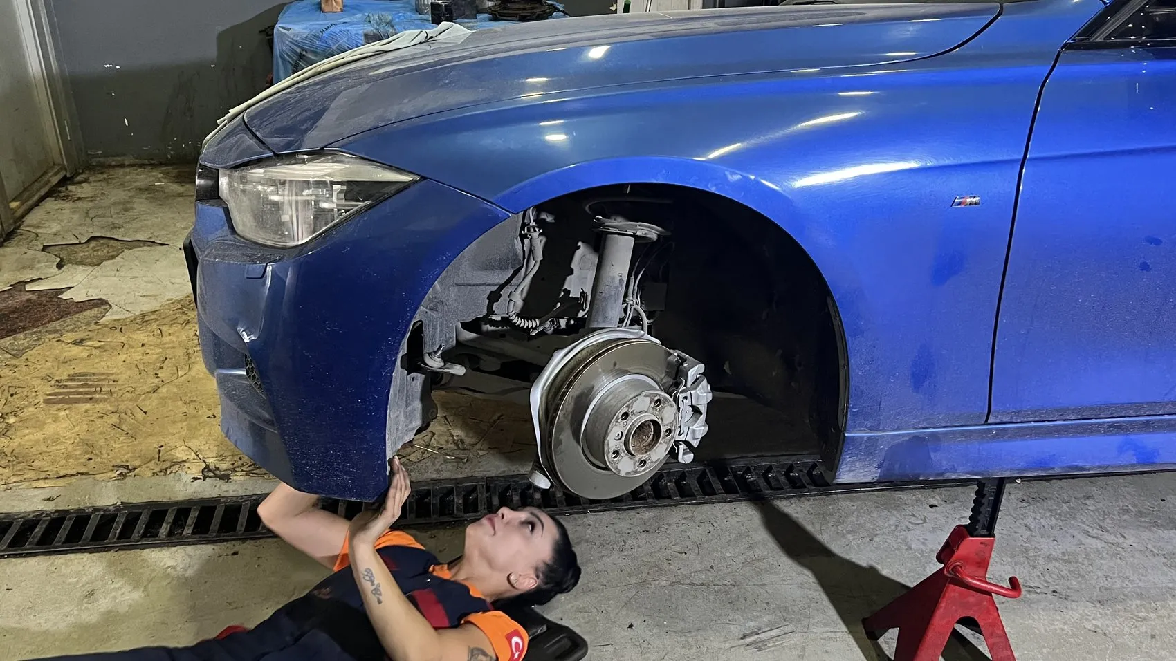 Sanayinin tozlu yollarında bir başarı hikayesi: Muhasebe masasından motor ustalığına uzanan yolculuk
