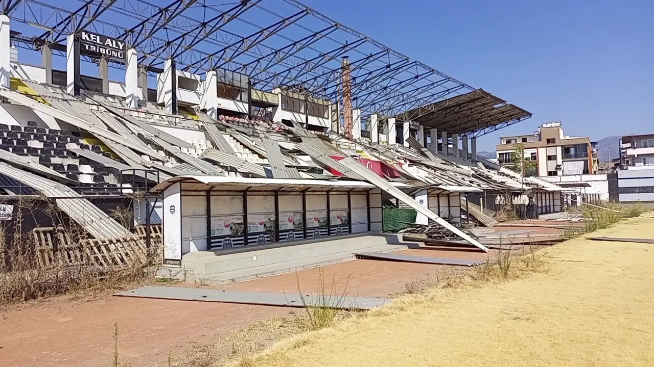 Nazilli'de bir devir kapanıyor: 66 yıllık efsane stadyum tarihe karışıyor