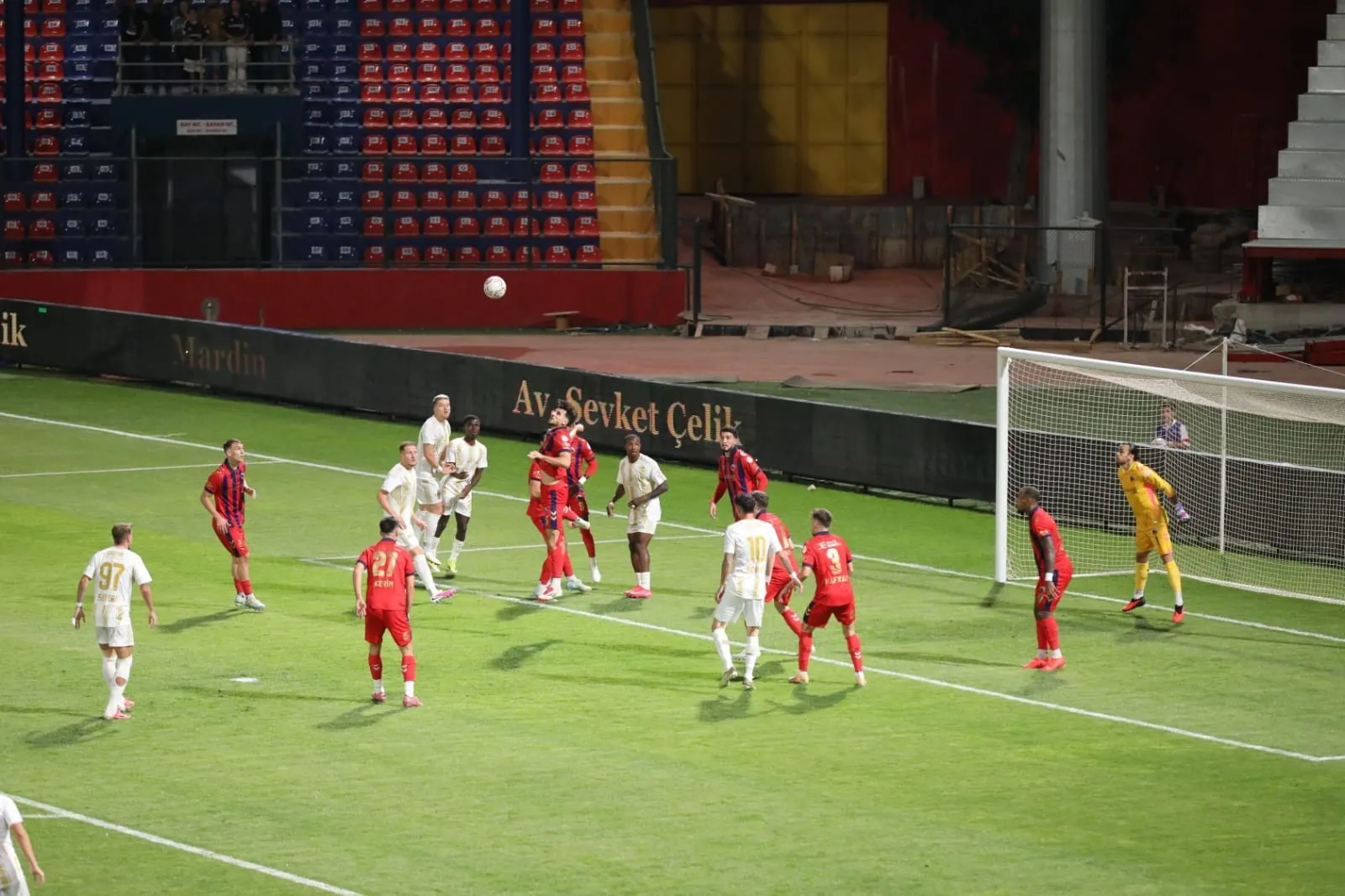 Mardin 21 Kasım Stadyumu'nda hüzünlü gece: Kayserispor tek golle güldü