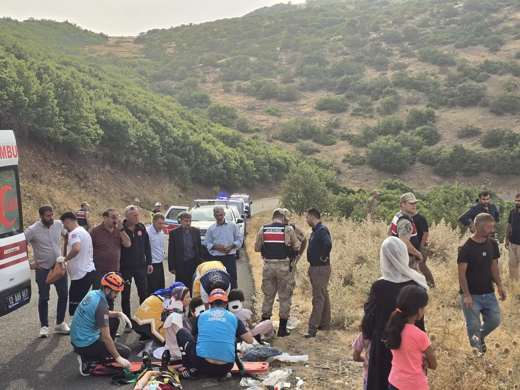 Adaklı yolunda korku dolu anlar: Minibüs kazasında 10 kişi yaralandı