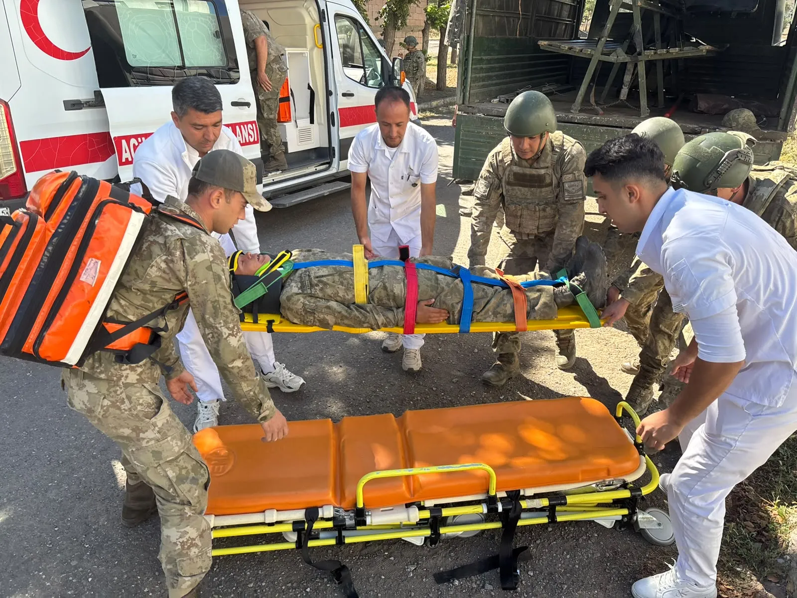 Erzincan'da Mehmetçik'in zorlu sınavı: Olası afetlere karşı teyakkuz hali