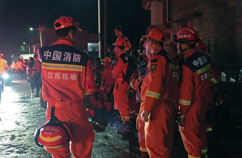 Jiangxi'de toprak kayması felaketi: Arama ekipleri zamana karşı yarışıyor