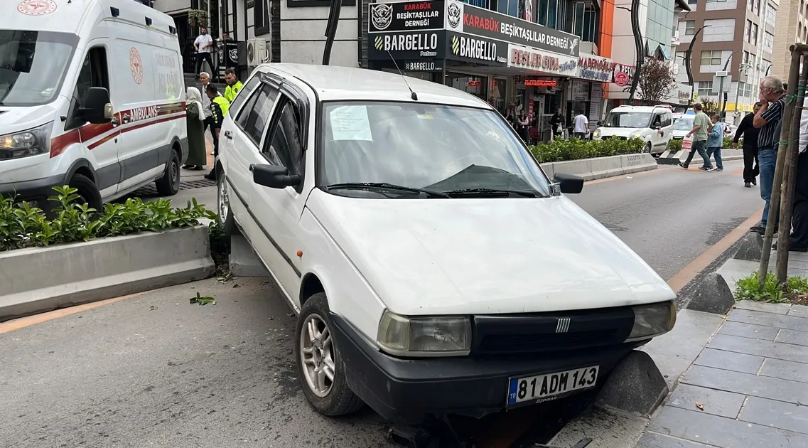 Karabük'te dehşet anları: Yaya mucizevi şekilde kurtuldu, sürücü hastanelik oldu