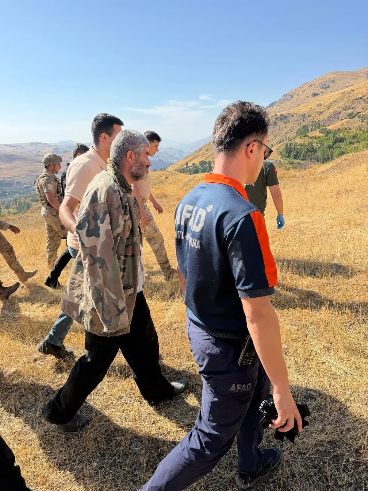 Pervari'de korku dolu bekleyiş: Kayalıkların arasında sağ bulundu