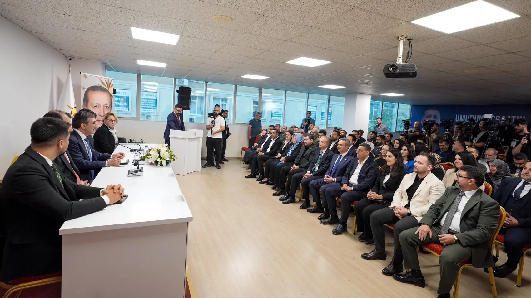 Cevdet Yılmaz'dan küresel vicdan çağrısı: Sadece teknoloji yetmez, erdemli bir medeniyet şart