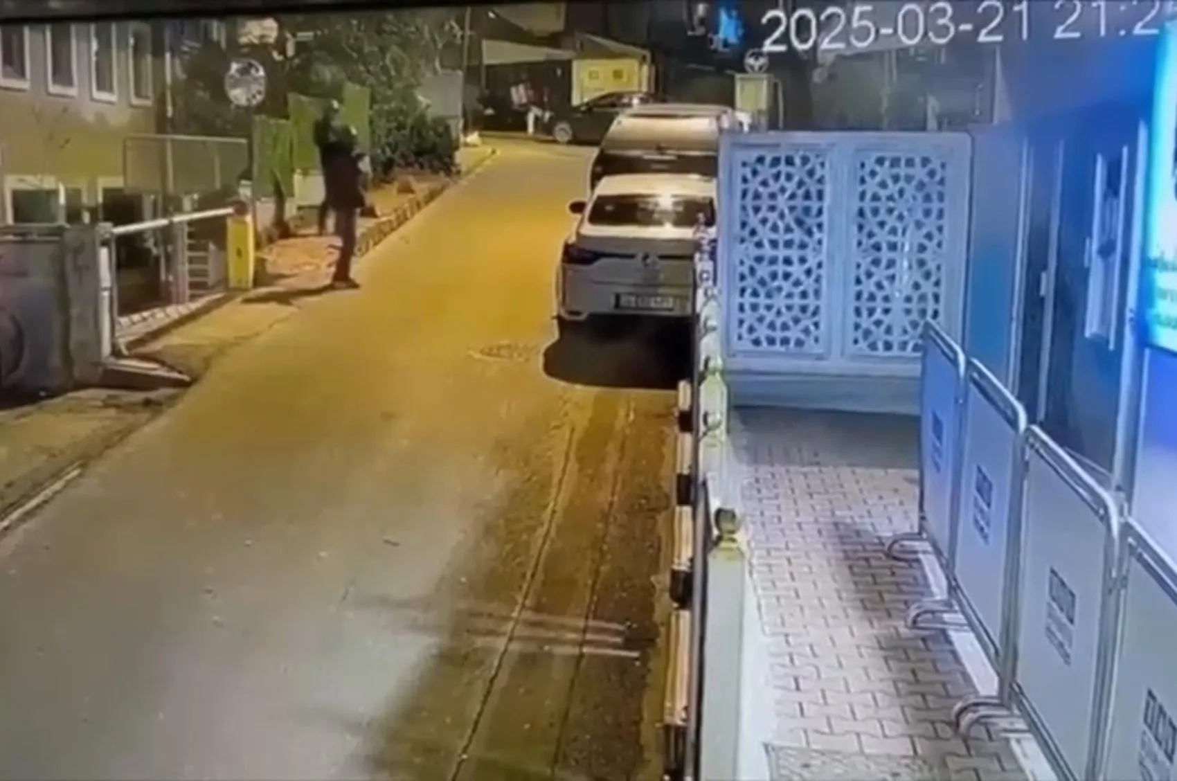 Kırmızı bültenle aranan firari sınırda yakayı ele verdi