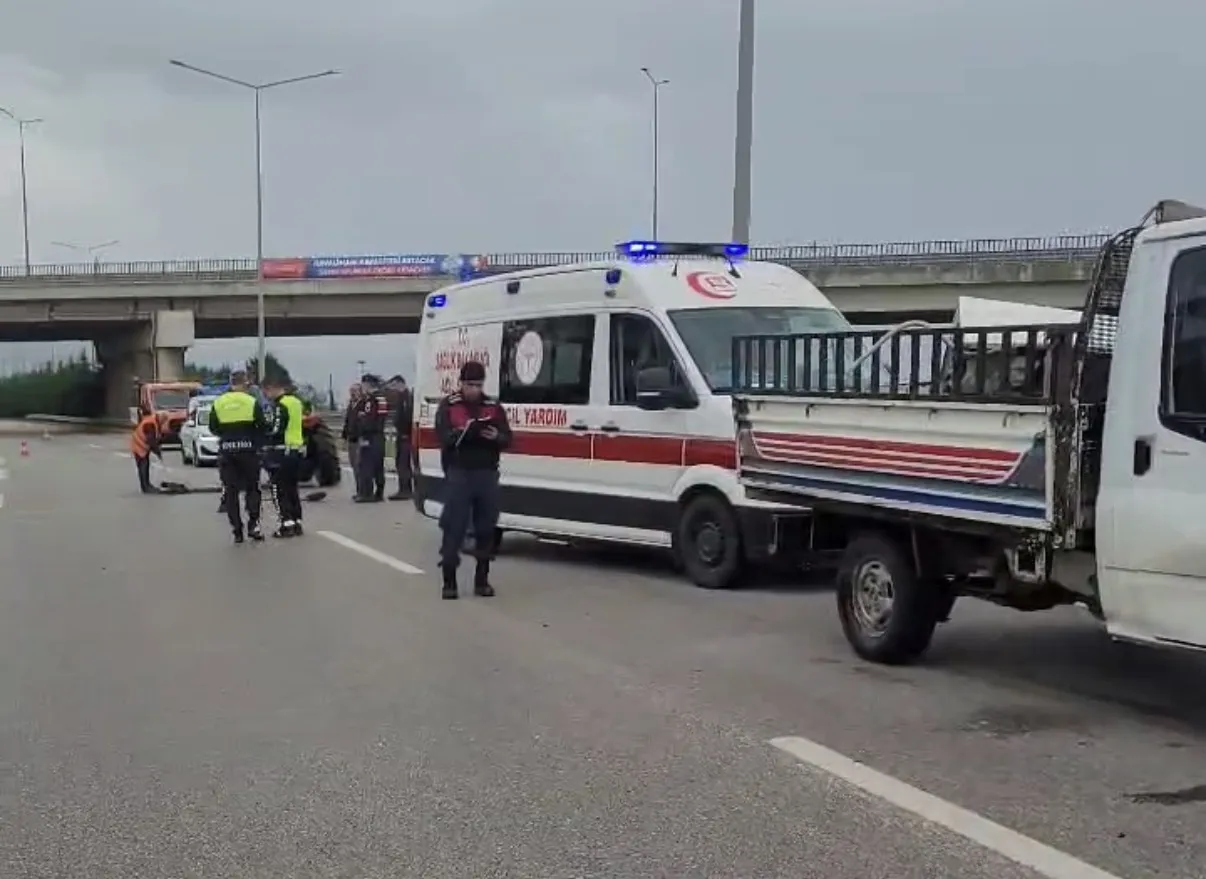 Samsun'da sabah trafiğinde korkutan kaza: Havalimanı kavşağında iki araç birbirine girdi