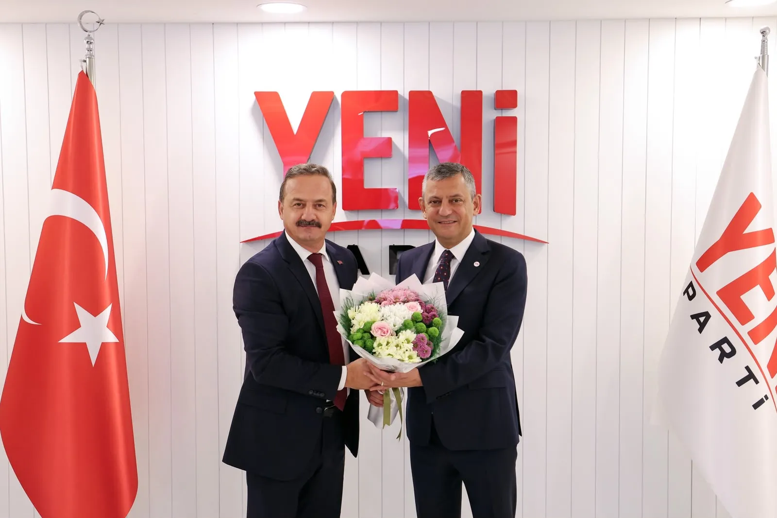 Özgür Özel'den Mansur Yavaş'ın ayrılık kararına net mesaj: Siyasi tercihlerine saygımız tam