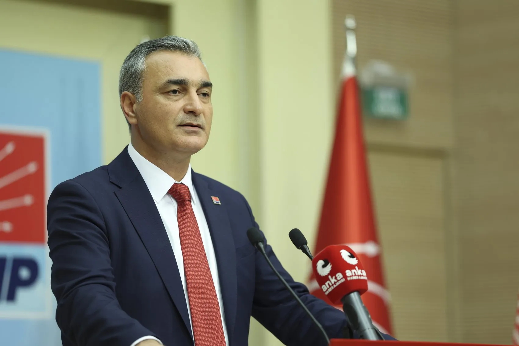 CHP'de Adalar krizi büyüyor: Müslim Sarı'dan Özgür Özel'e sert çıkış