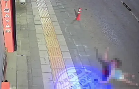 Sivas'ta yürek yakan ölüm: 12 yaşındaki otizmli çocuğun pencereden düşüşü güvenlik kamerasında
