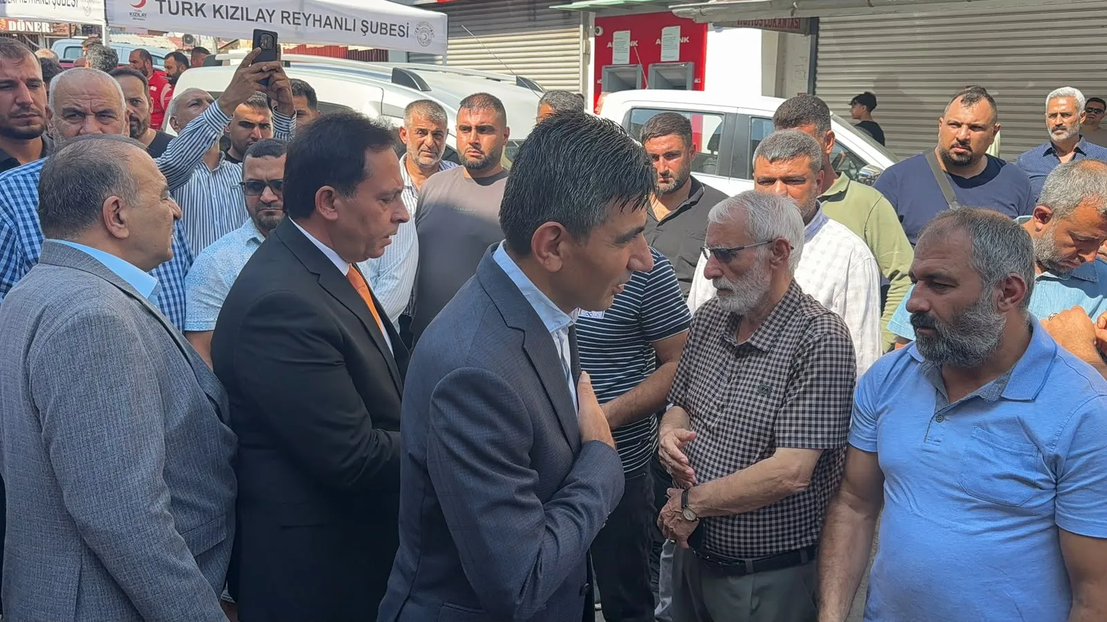 Denizin yuttuğu iki kardeş için Reyhanlı'da hüzünlü veda: Gıyabi cenaze namazı kılındı