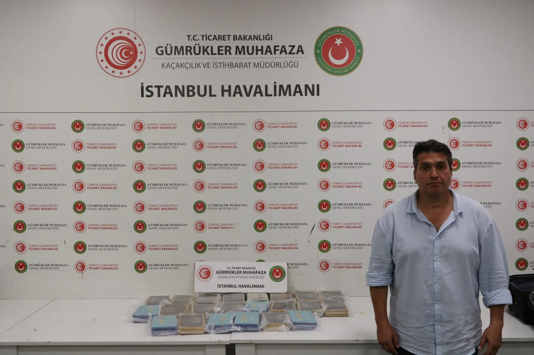 Havalimanında film senaryolarını aratmayan kaçış: Pilot kılığında izlerini kaybettirdiler