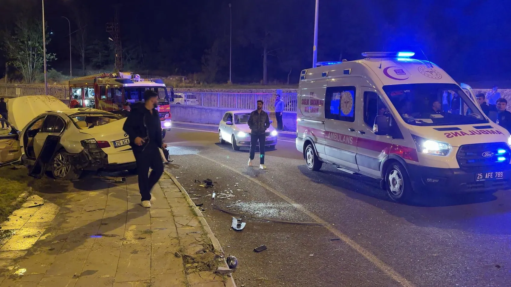 Palandöken'de gece yarısı dehşeti: Kontrolden çıkan araç hurdaya döndü
