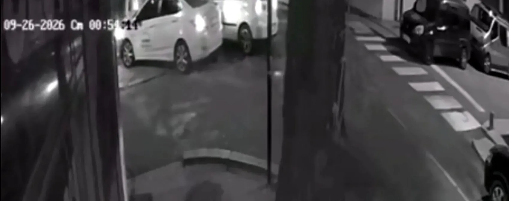 Çorlu'da gece yarısı dehşeti: Alkollü sürücü dükkana daldı