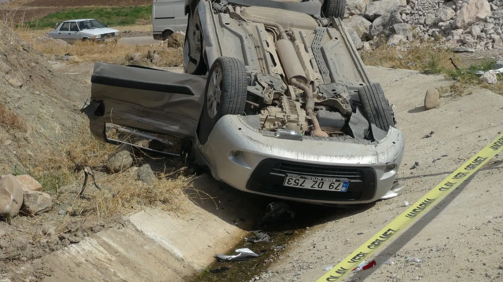 Şenlikçe köyünde dehşet anları: Hafriyat kamyonu ile ticari araç çarpıştı