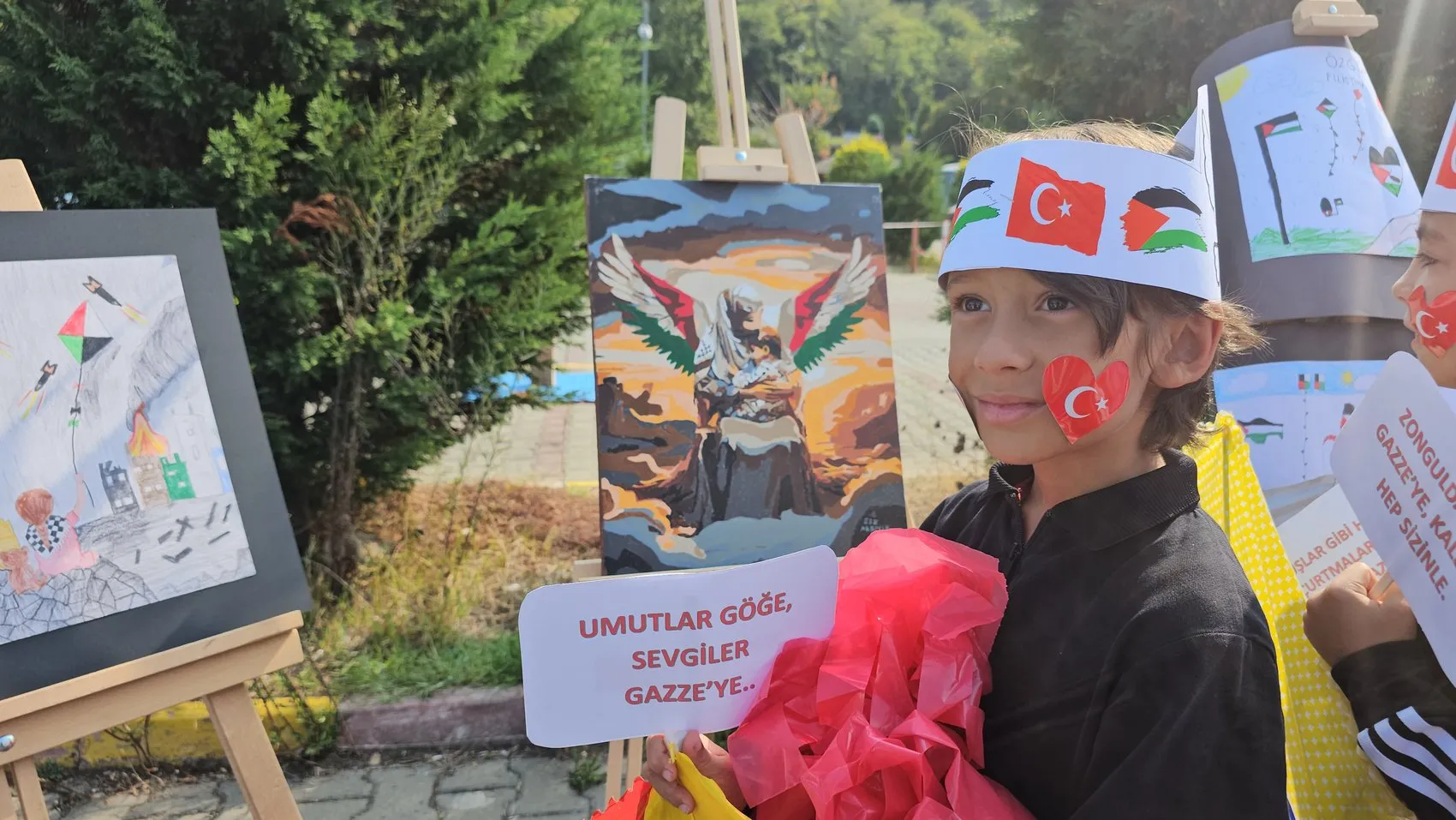 Zonguldak semalarında barış çağrısı: Uçurtmalar Filistinli çocuklar için havalandı