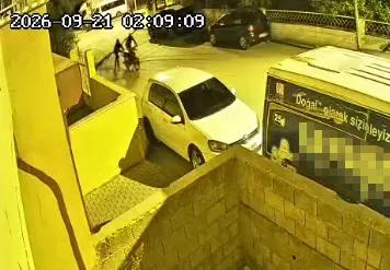 Reyhanlı'da gece yarısı operasyonu: Avluya giren maskeli hırsızlar kamerada