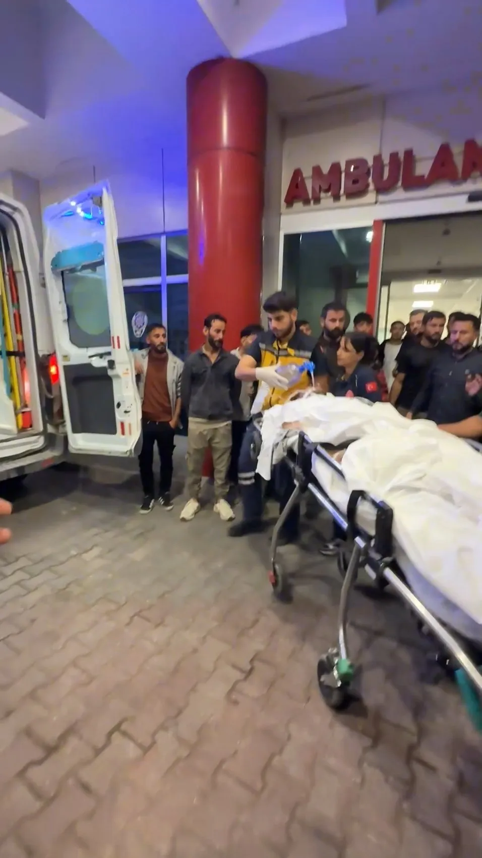 Çatıdaki trajik kurtarma girişimi: Akıma kapılan genç hayatını kaybetti