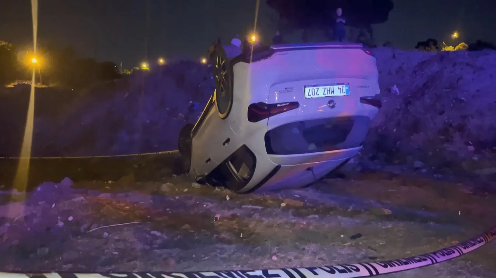 Ümraniye'de gece yarısı dehşeti: Şarampole yuvarlanan araçtan acı haber geldi