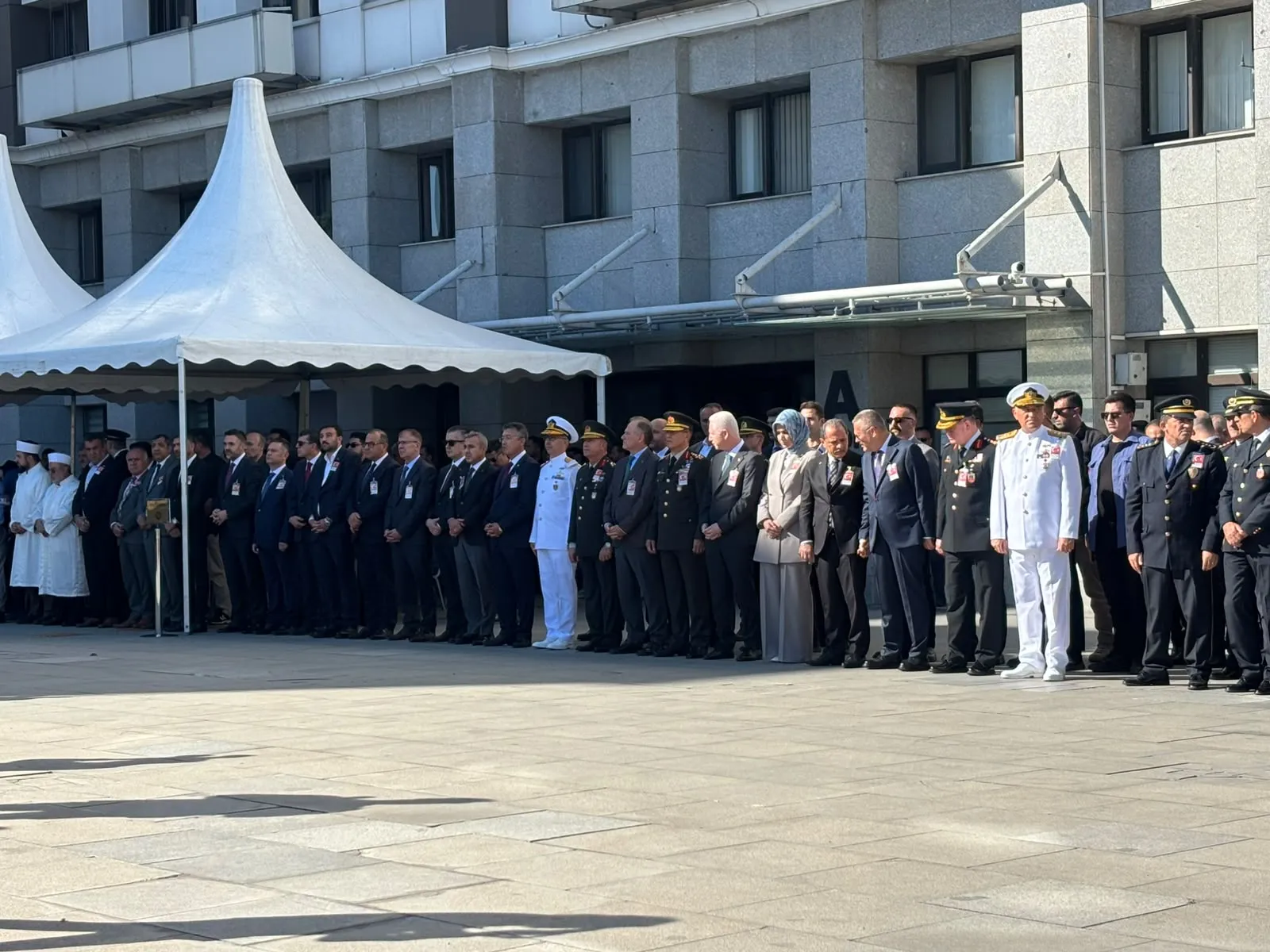 Esenyurt'ta görev başında hain saldırı: Kahraman polis Mehmet Ali Topatan son yolculuğuna uğurlandı