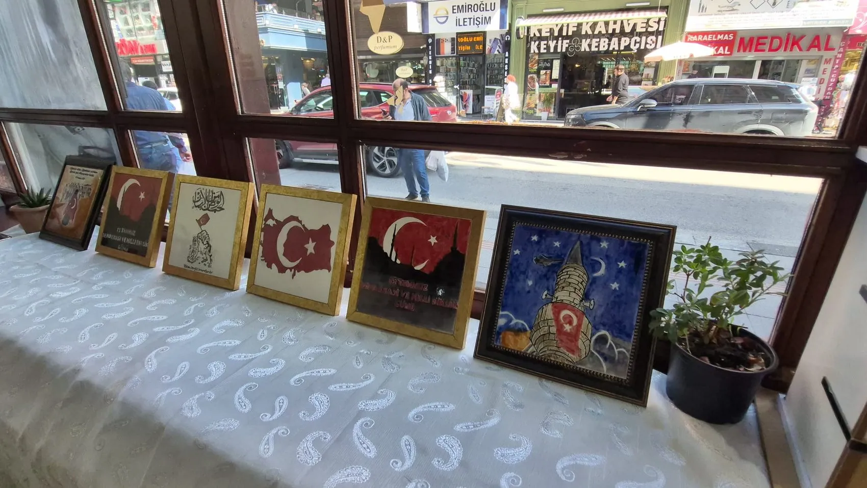 Zonguldak'ta duygusal buluşma: Şehit anneleri ve gazi eşlerinin el emeği seramikleri görücüye çıktı
