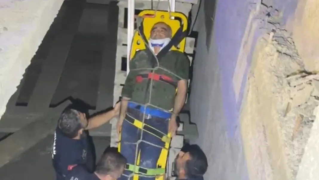 Adıyaman'da gece mesaisinde korku dolu anlar: Bekçi merdiven boşluğuna çakıldı