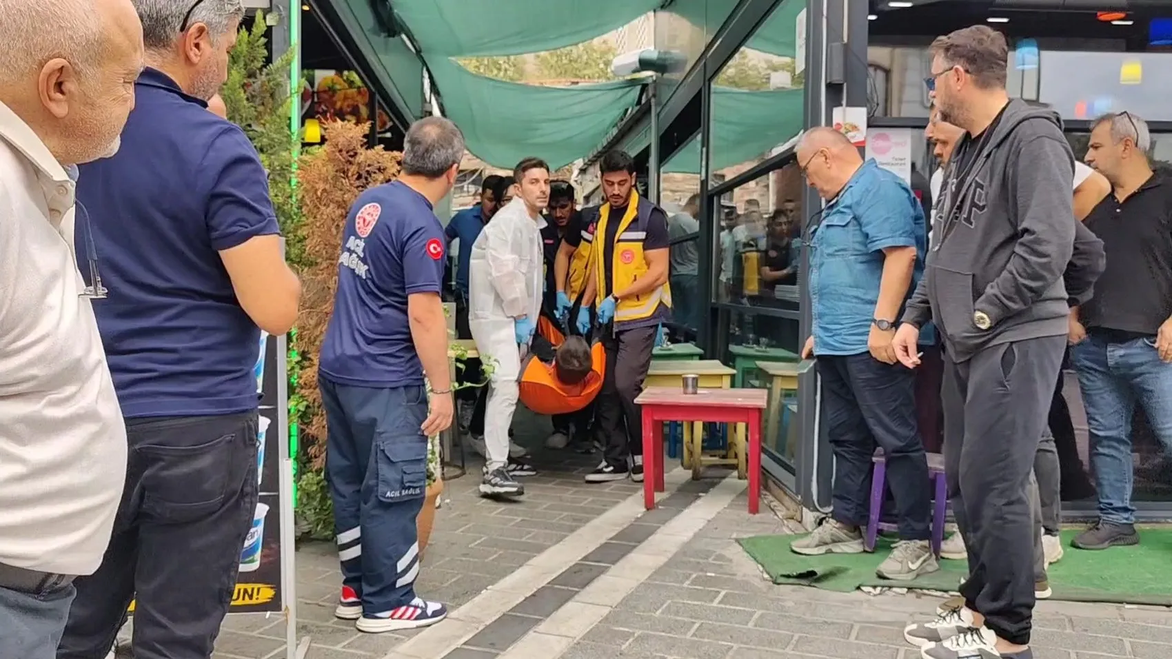 Fatih'te döviz bürosunda kanlı hesaplaşma: Alacak verecek kavgası can aldı