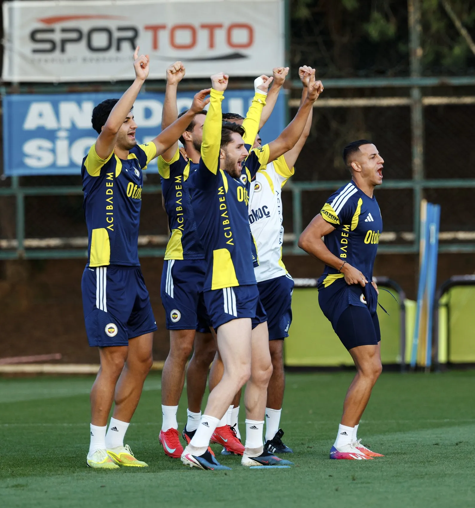 Kadıköy'de derbi mesaisi bitti: Aziz Yıldırım'dan kritik ziyaret