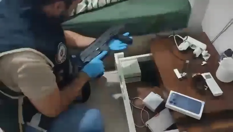Antalya'da dijital dünyaya sızan suç ağlarına şafak operasyonu