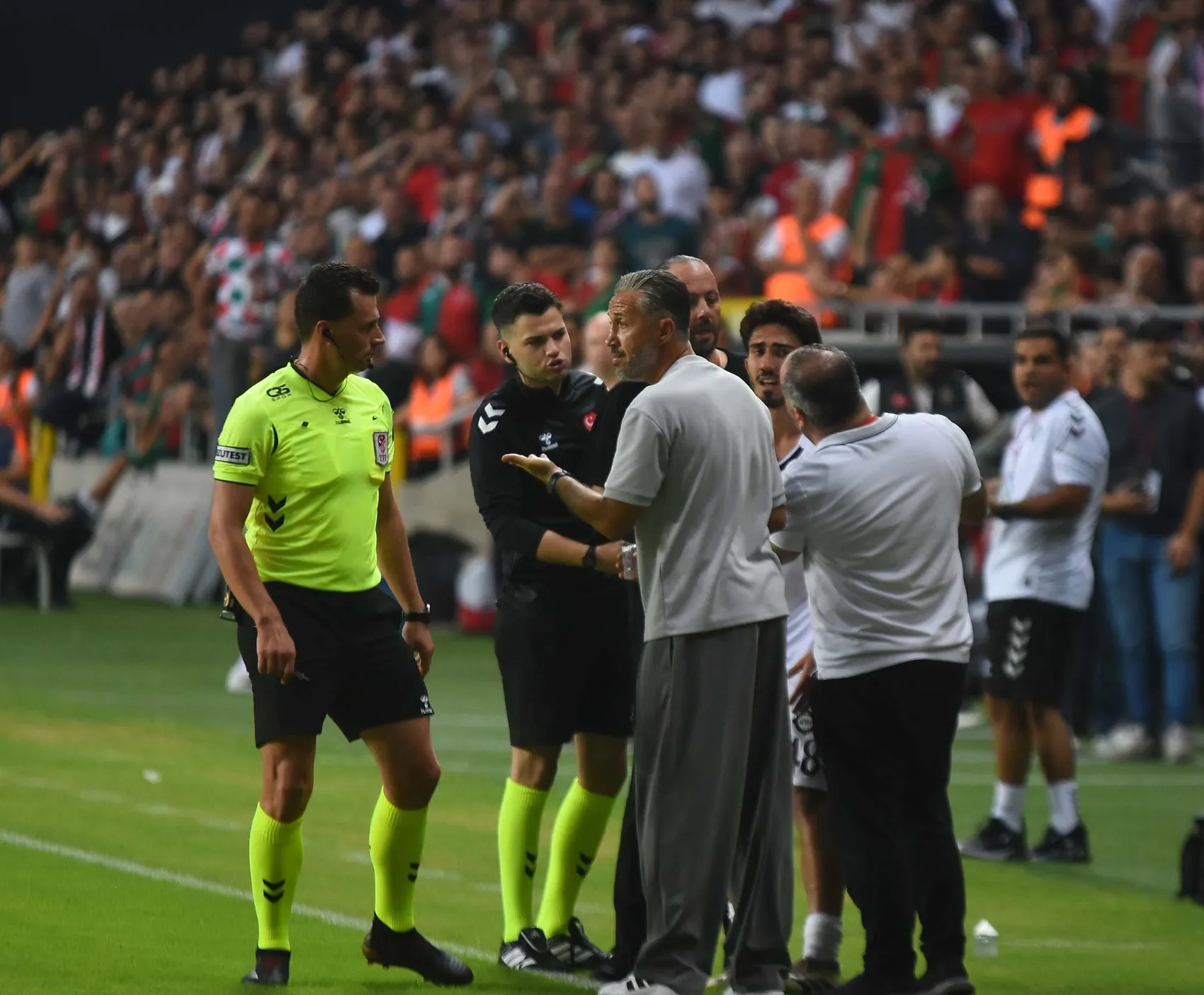 İzmir derbisinde pes etmeyen gençler: Altay imkansızı başarıyor