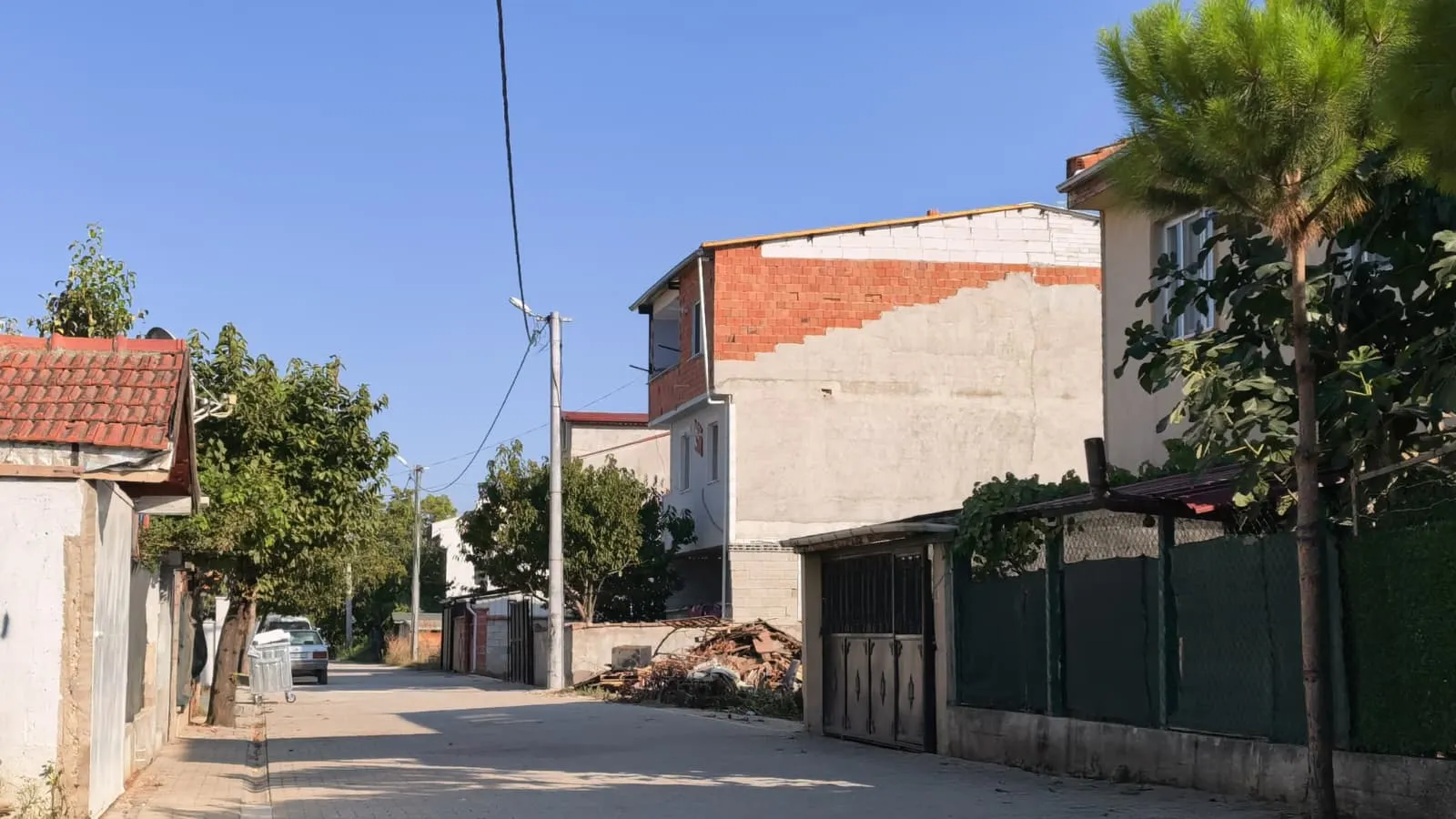 İnegöl'de yürekleri ağza getiren kaza: Minik Ali 3'üncü kattan beton zemine çakıldı