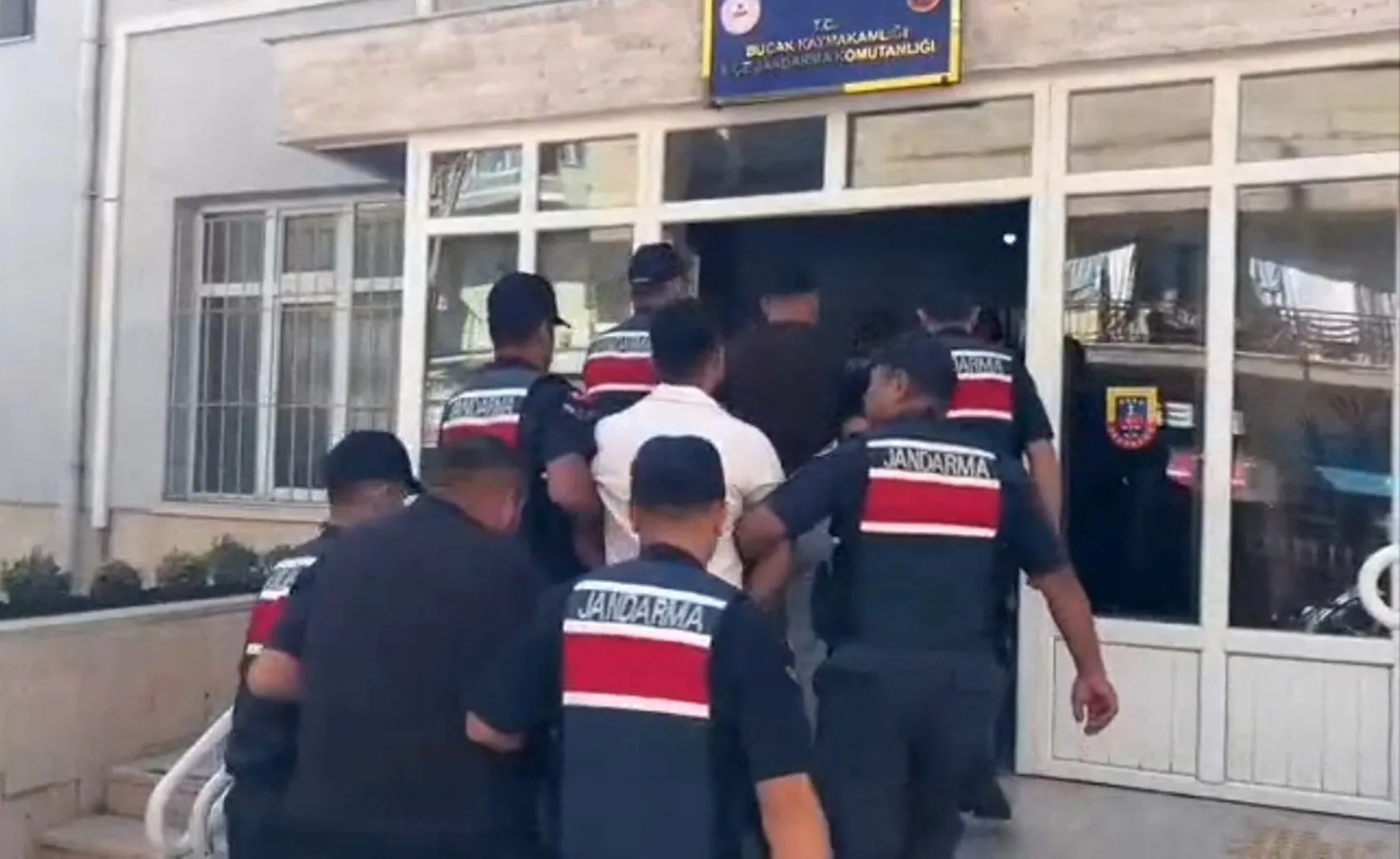 Yarım milyar liralık yasa dışı bahis ağı çökertildi: 11 kişi kıskıvrak yakalandı