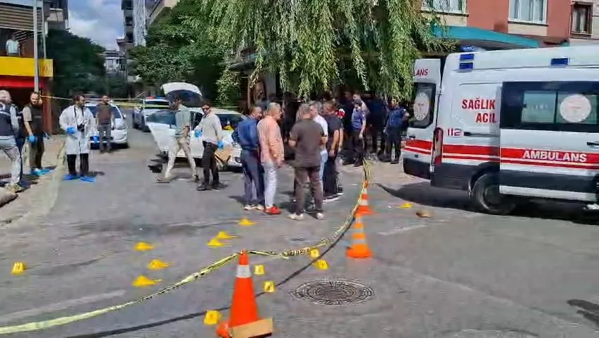 Çekmeköy'de güpegündüz infaz: 18 kurşunla durdurulan araçta sürücü can verdi
