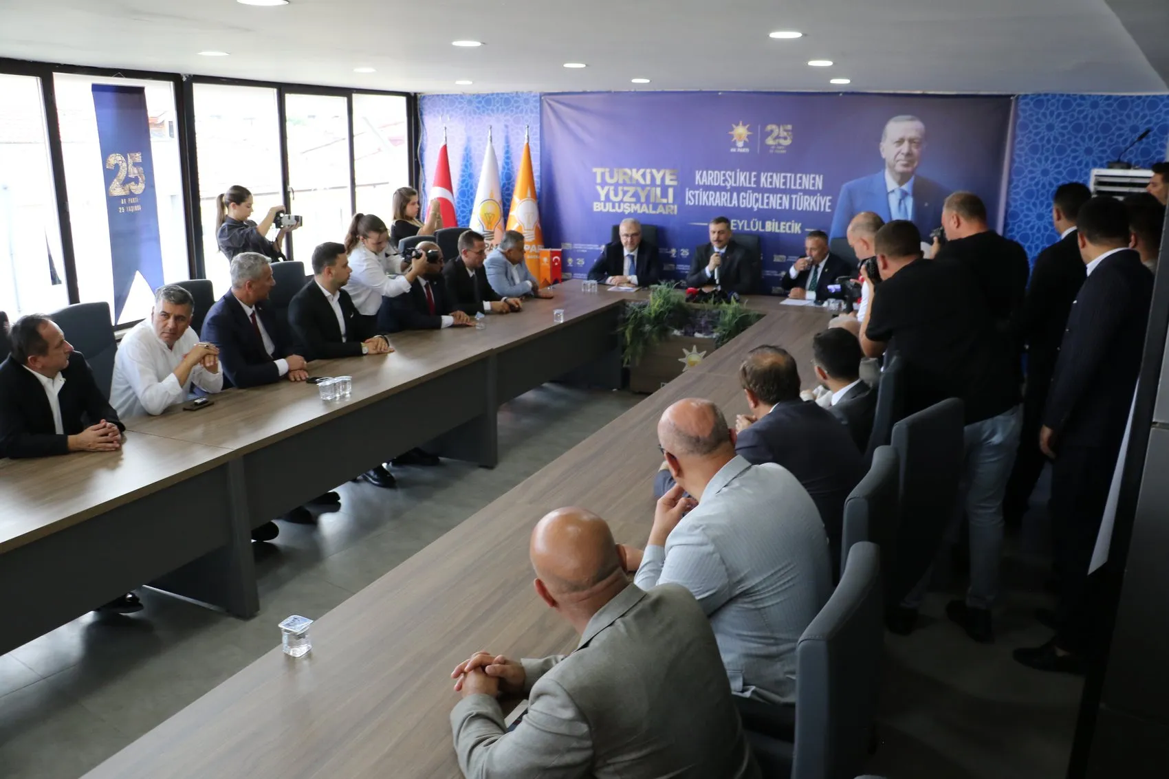 Sınır ötesine kaçan suçlulara İçişleri Bakanlığı'ndan net mesaj: Dünyanın öbür ucuna da gitseniz peşinizdeyiz