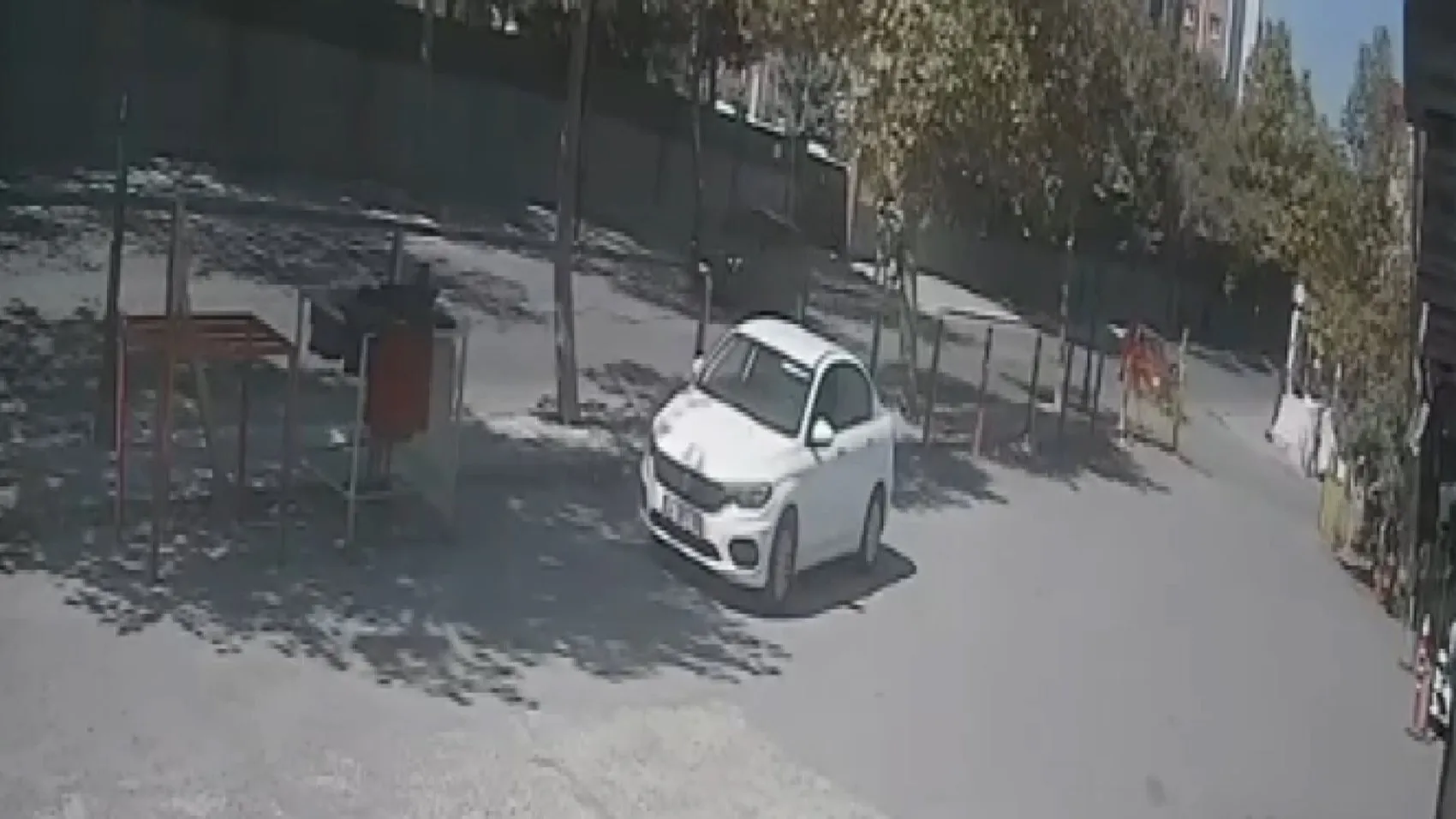 Silivri'de korkutan kaza: Güvenlik kamerası o anları saniye saniye kaydetti