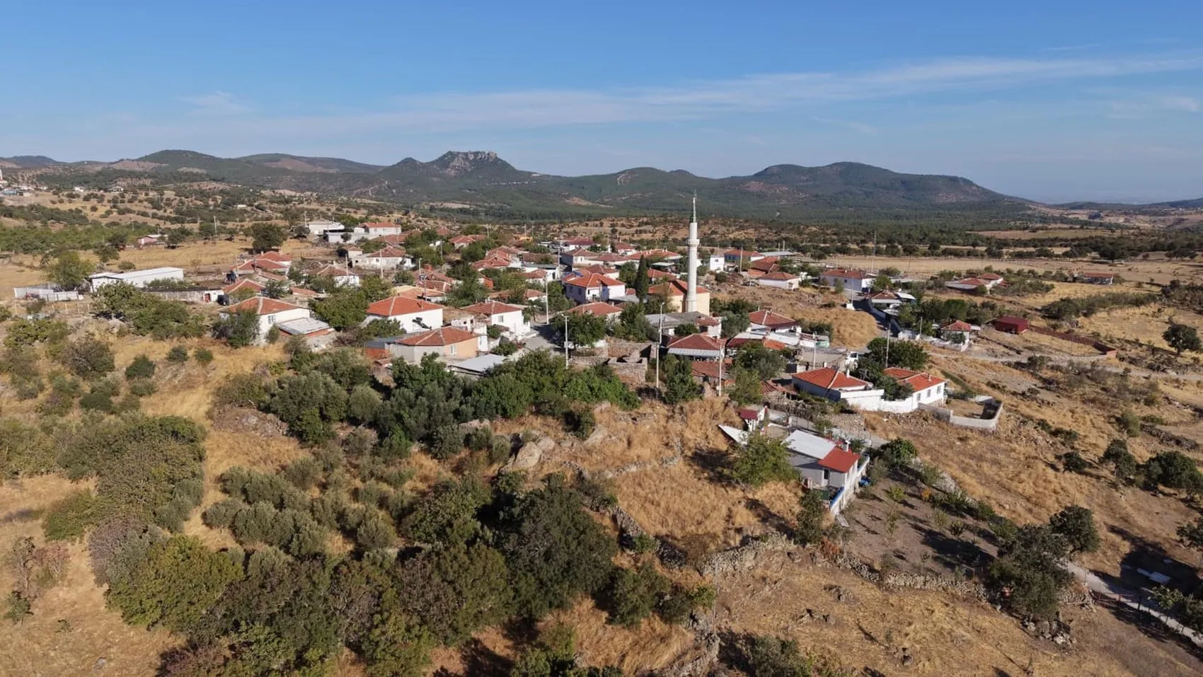 Bir muhtarın vicdan nöbeti: Kendi mutfağında pişirip 6 köyün kapısını çalıyor