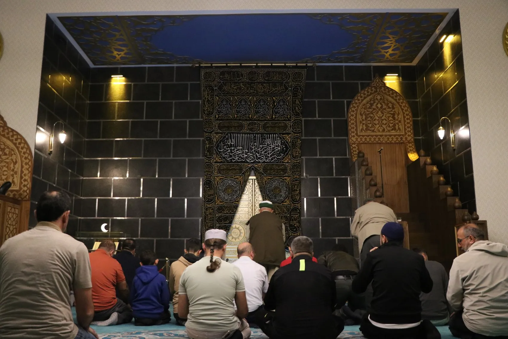 Kayseri'de Kabe özlemini dindiren mihrap: İbadet edenler kendilerini Mekke'de hissediyor