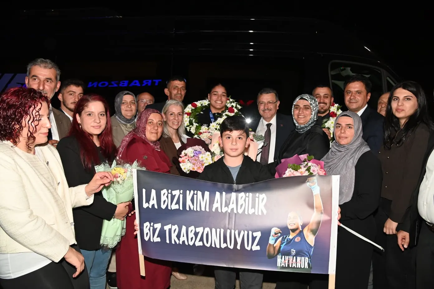 Ringin altın kızı Trabzon'a döndü: Avrupa şampiyonu Havvanur Kethüda'ya görkemli karşılama