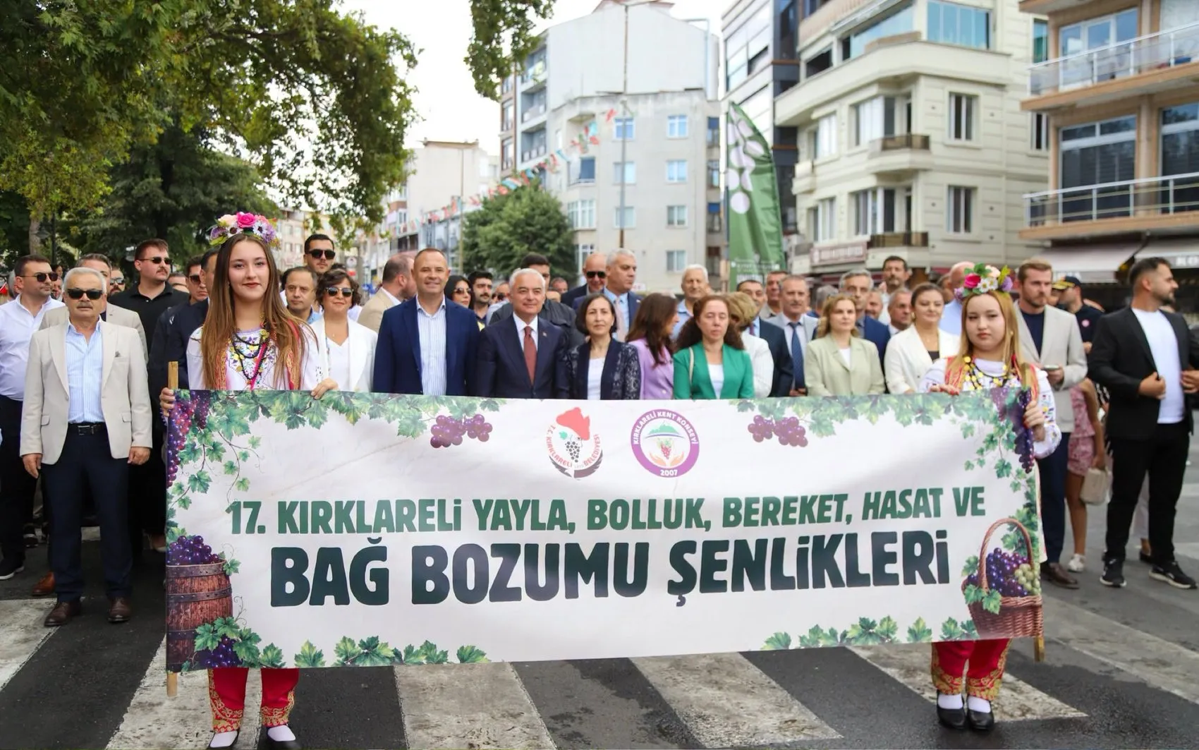 Kırklareli'nde nostalji rüzgarı: Tarihi mahallede üzümün bereketi kutlanıyor