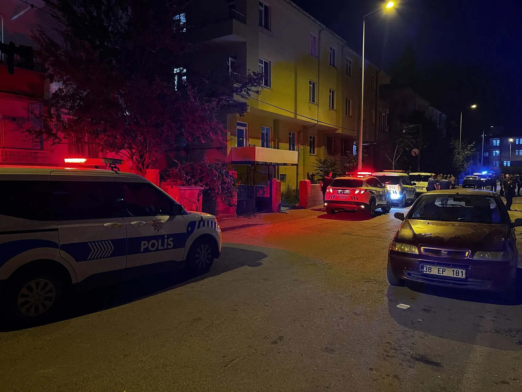 Kayseri'deki cinayetin perde arkası: Elinde keserle yürüdüğü o anlar kamerada