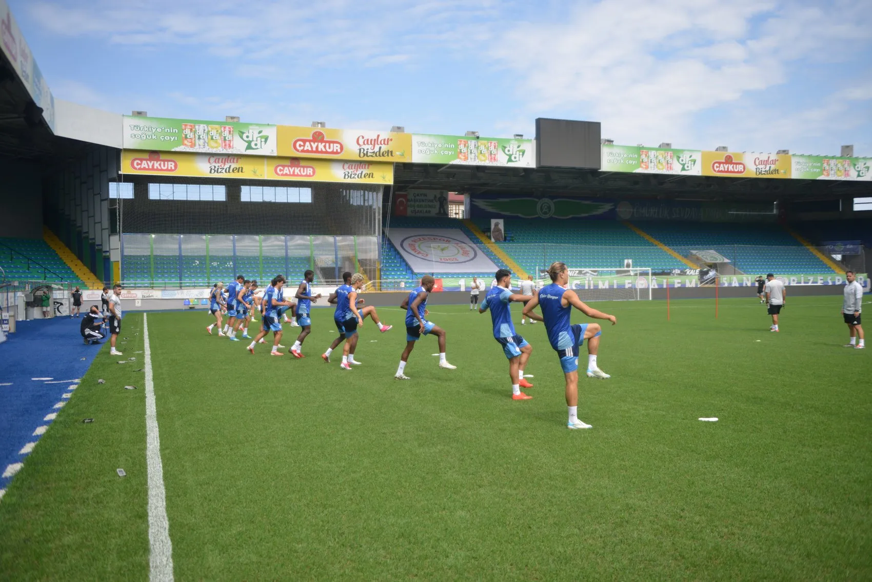 Rizespor'da yeni dönem: Gençleşen kadroyla hedefler büyüyor