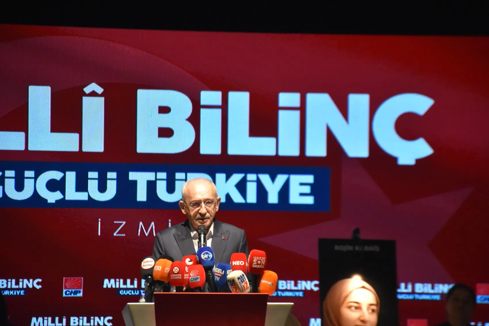 İzmir'de vicdanların sesi yükseldi: Kılıçdaroğlu mağdur ailelerle bir araya geldi