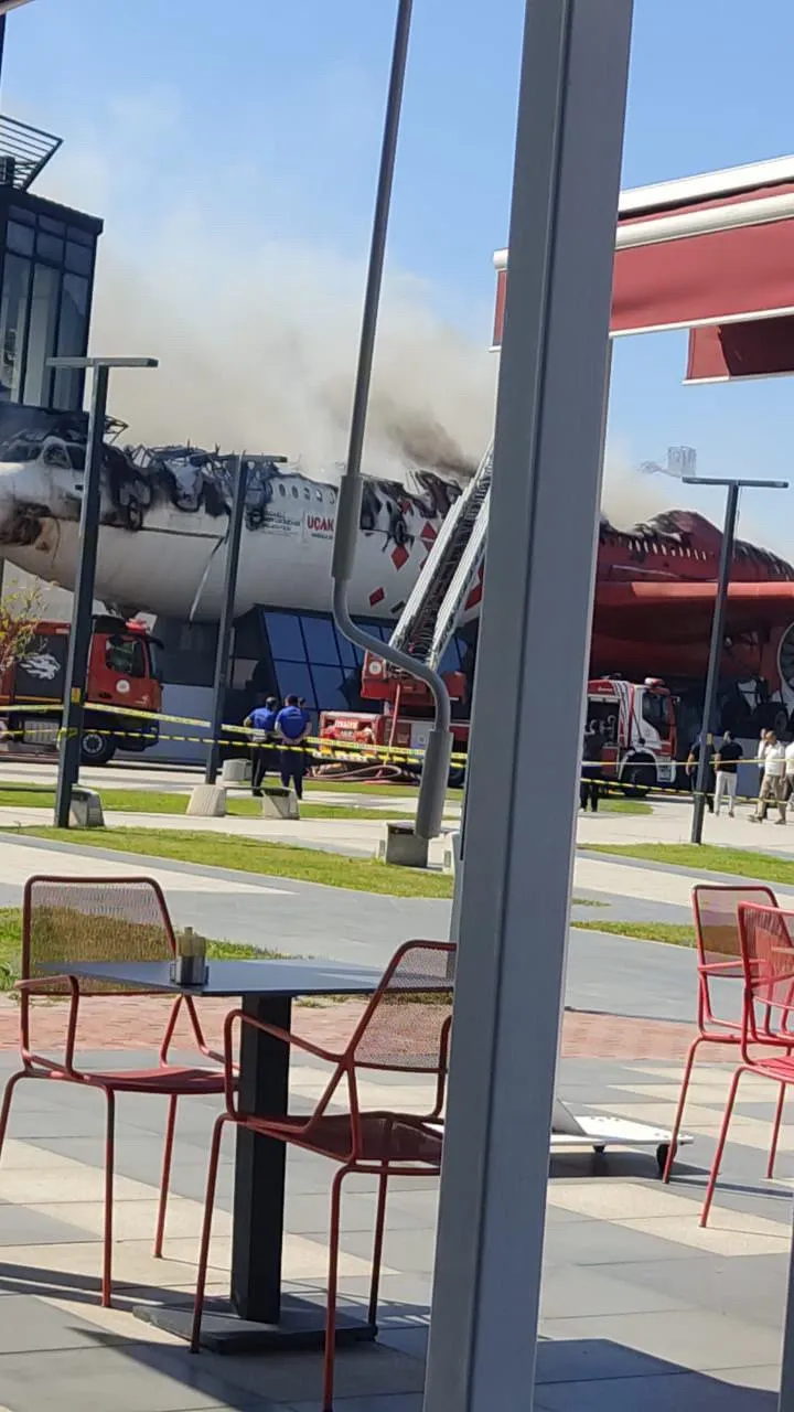 Çayırova'da Havacılık Merkezi'ne Dönüştürülen Uçakta Korkutan Yangın